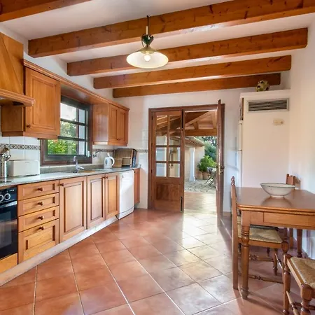 Villa Sleeps 6 With Pool Air Con And Wifi *