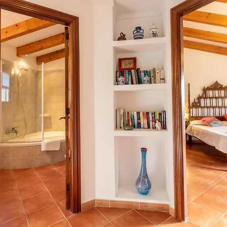 Sleeps 6 With Pool Air Con And Wifi * Pollença