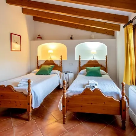 Sleeps 6 With Pool Air Con And Wifi * Pollença