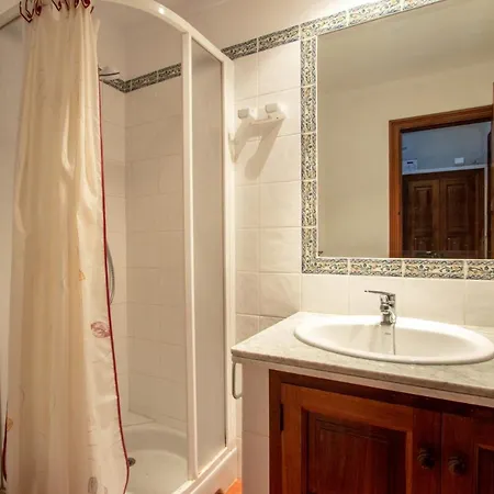Sleeps 6 With Pool Air Con And Wifi Villa