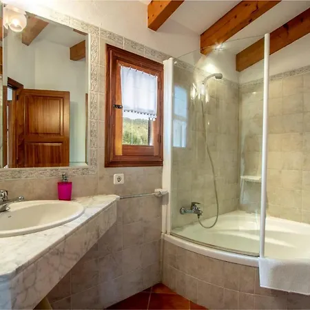 Sleeps 6 With Pool Air Con And Wifi