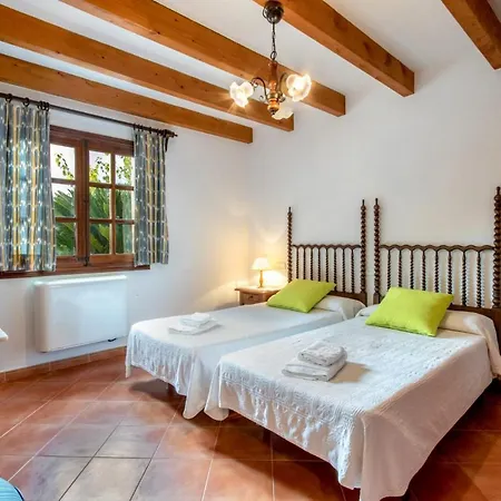 Villa Sleeps 6 With Pool Air Con And Wifi *