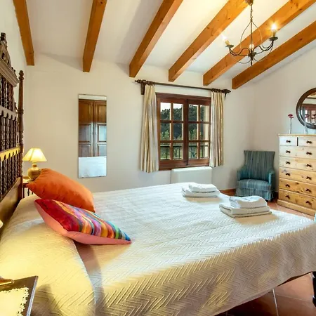 Sleeps 6 With Pool Air Con And Wifi Pollença